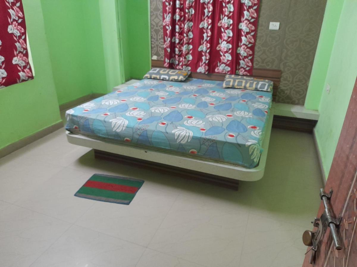 Hotel Tirupati Puri Buitenkant foto